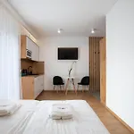 Gorczanski Zakatek Jacuzzi & Sauna 아파트